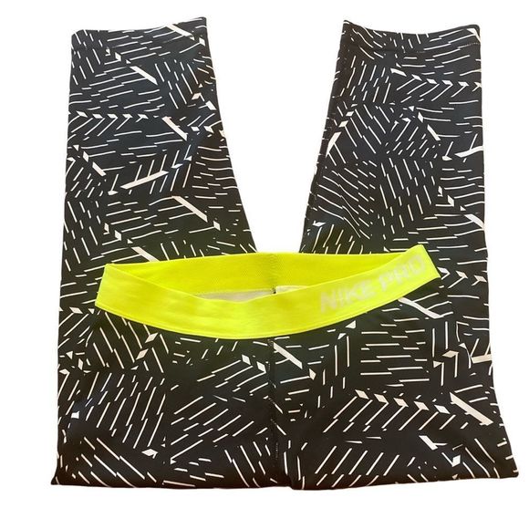 Nike Pro Capri Leggings Black White And Yellow Size Medium - Picture 3 of 6